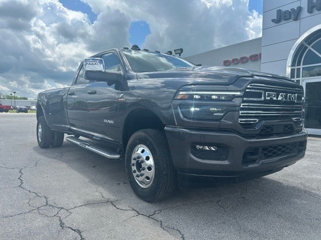 2025 Ram 3500 Laramie - 22832790 - 1