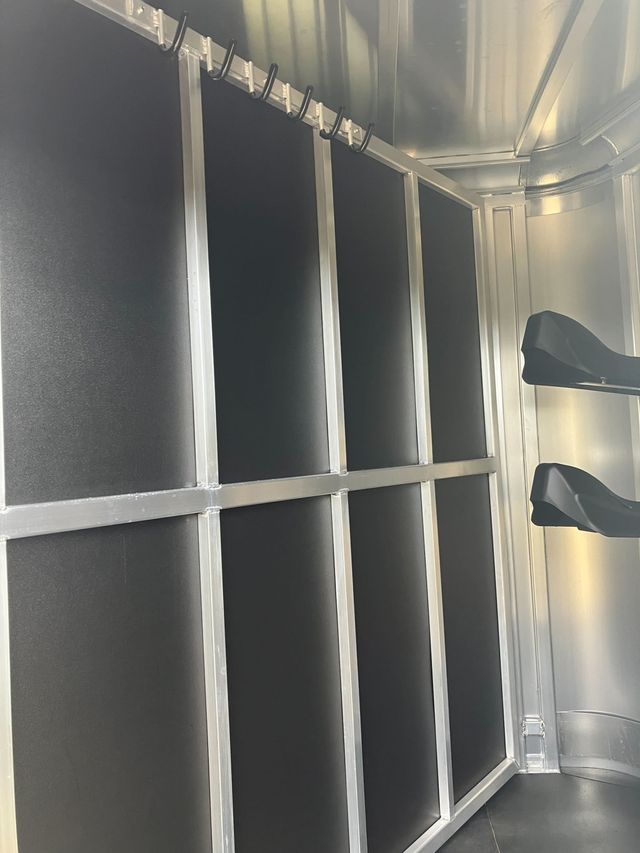 2025 Shadow 2 Horse Slant with Drop Feed Windows & Escape Door  - 22740555 - 4