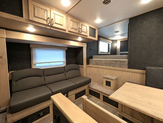 2025 Shadow 4 Horse Pro RawHide with 15' Living Quarters  - 22778940 - 11