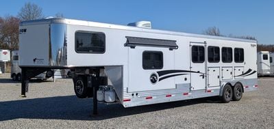 2025 Shadow 4 Horse Slant 10'6 Living Quarters SuperWide - 873910