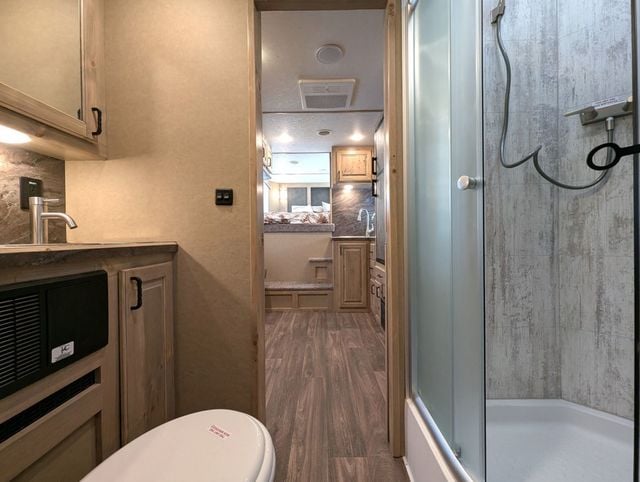 2025 Shadow 4 Horse Slant 10'6 Living Quarters SuperWide  - 22816038 - 19