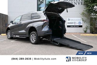 2025 Toyota Sienna - 5TDKRKEC0SS268544