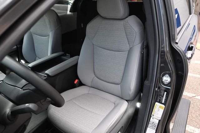 2025 Toyota Sienna LE FWD 8-Passenger - 22909619 - 13