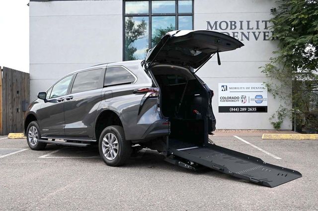 2025 Toyota Sienna LE FWD 8-Passenger - 22909619 - 1