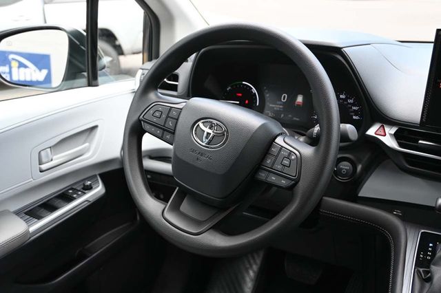 2025 Toyota Sienna LE FWD 8-Passenger - 22909619 - 22