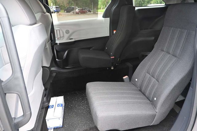 2025 Toyota Sienna LE FWD 8-Passenger - 22909619 - 23