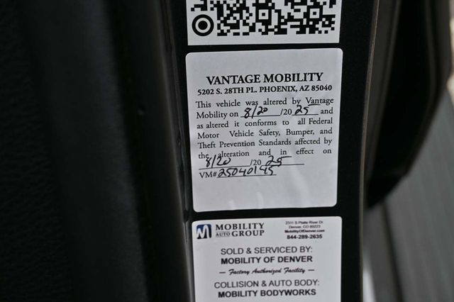 2025 Toyota Sienna LE FWD 8-Passenger - 22909619 - 29