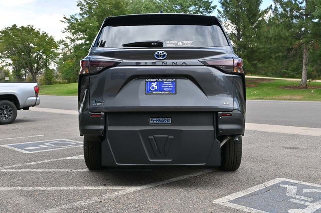 2025 Toyota Sienna LE FWD 8-Passenger - 22909619 - 6