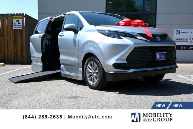 2025 Toyota Sienna LE FWD 8-Passenger - 22911143 - 0