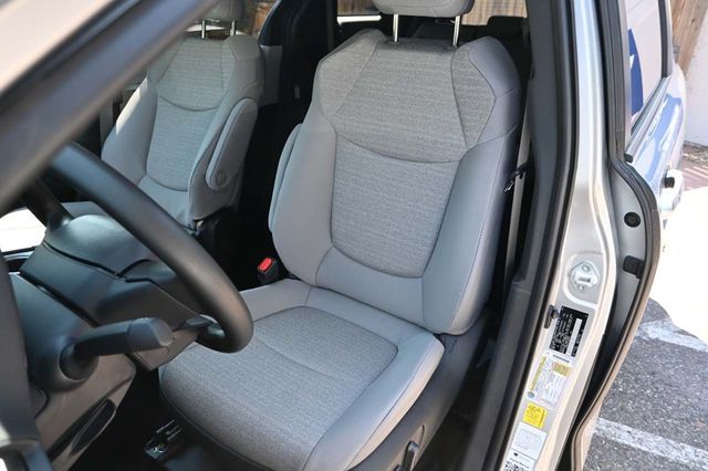 2025 Toyota Sienna LE FWD 8-Passenger - 22911143 - 13