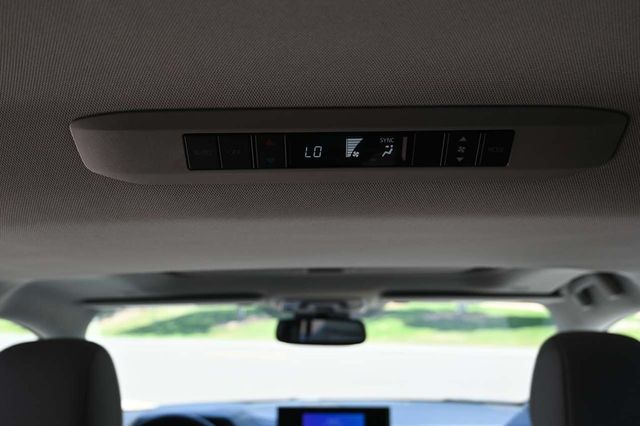 2025 Toyota Sienna LE FWD 8-Passenger - 22911143 - 26