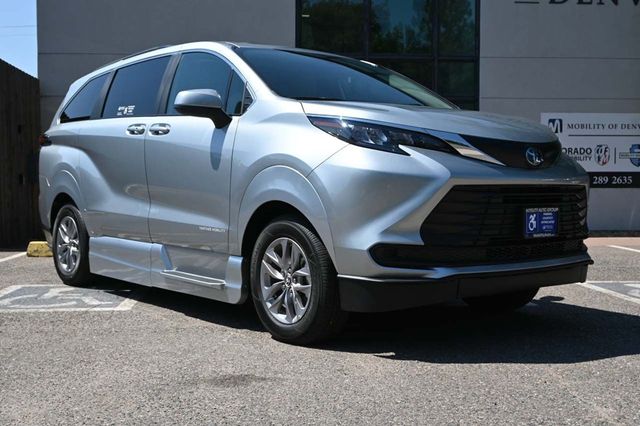 2025 Toyota Sienna LE FWD 8-Passenger - 22911143 - 2