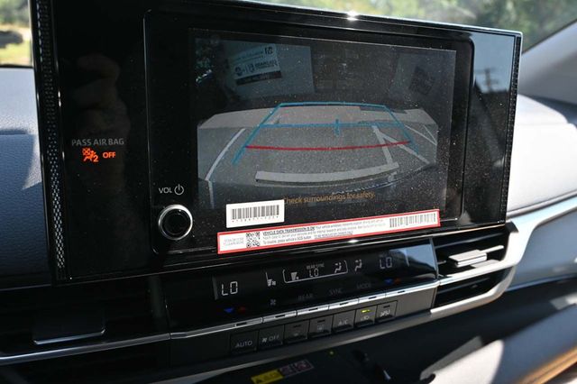 2025 Toyota Sienna LE FWD 8-Passenger - 22911143 - 35