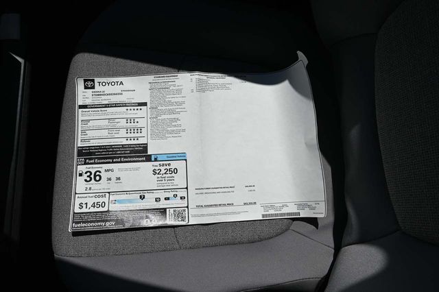 2025 Toyota Sienna LE FWD 8-Passenger - 22911143 - 36