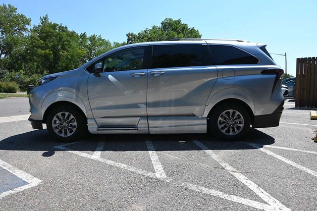 2025 Toyota Sienna LE FWD 8-Passenger - 22911143 - 8