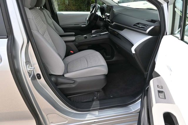 2025 Toyota Sienna LE FWD 8-Passenger - 22921911 - 14