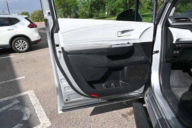 2025 Toyota Sienna LE FWD 8-Passenger - 22921911 - 25