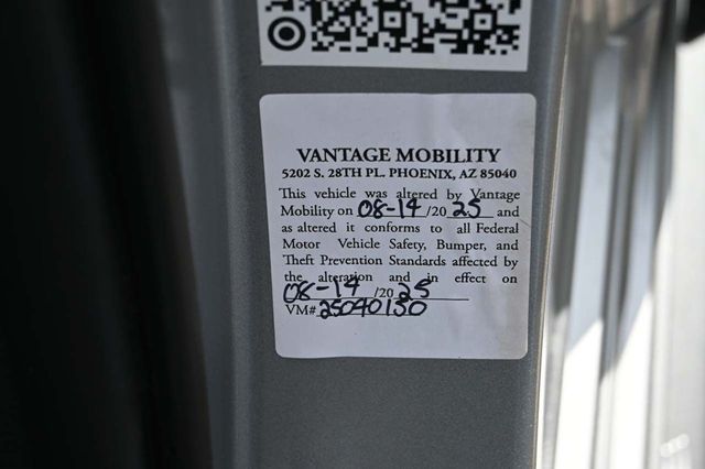 2025 Toyota Sienna LE FWD 8-Passenger - 22921911 - 29