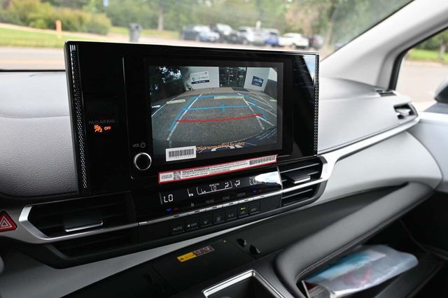 2025 Toyota Sienna LE FWD 8-Passenger - 22921911 - 32