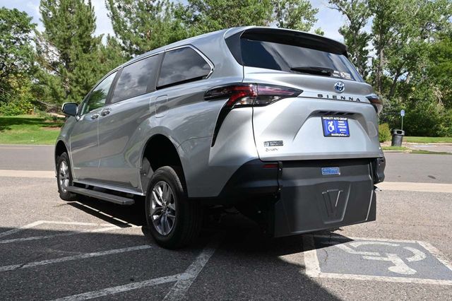 2025 Toyota Sienna LE FWD 8-Passenger - 22921911 - 7