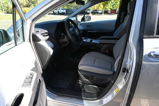 2025 Toyota Sienna LE FWD 8-Passenger - 22926996 - 12