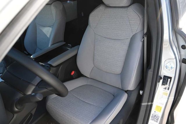 2025 Toyota Sienna LE FWD 8-Passenger - 22926996 - 13