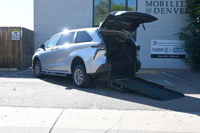 2025 Toyota Sienna LE FWD 8-Passenger - 22926996 - 1
