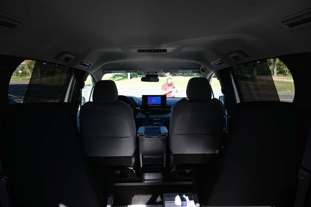 2025 Toyota Sienna LE FWD 8-Passenger - 22926996 - 19