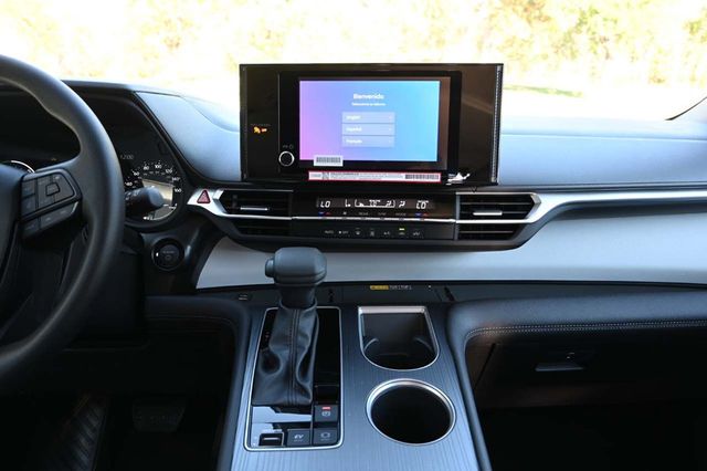 2025 Toyota Sienna LE FWD 8-Passenger - 22926996 - 21