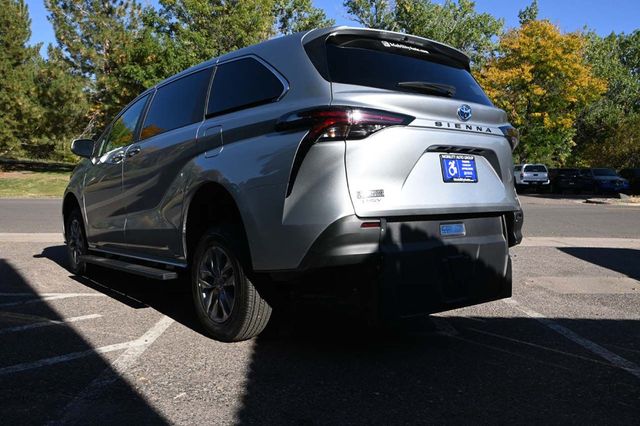 2025 Toyota Sienna LE FWD 8-Passenger - 22926996 - 7