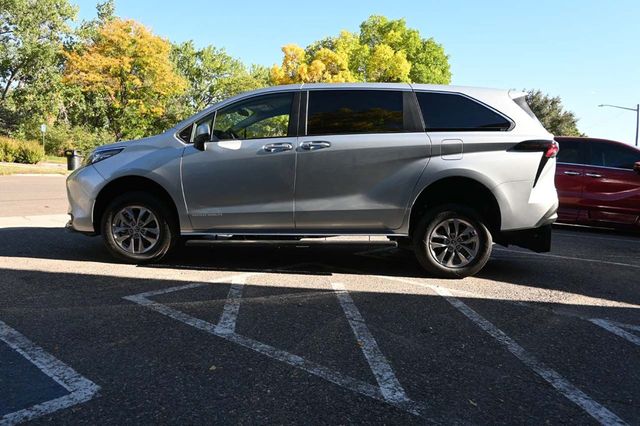 2025 Toyota Sienna LE FWD 8-Passenger - 22926996 - 8