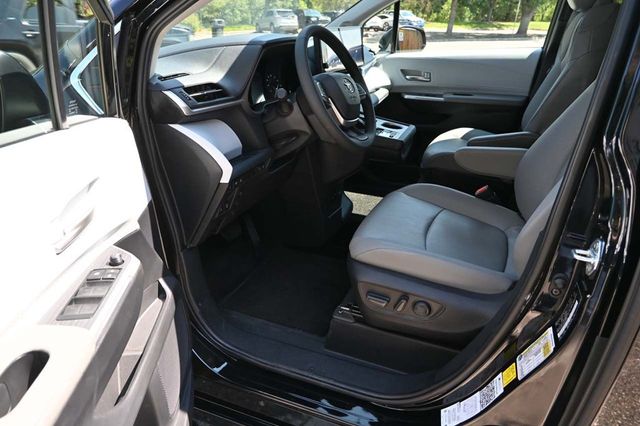 2025 Toyota Sienna XLE AWD 7-Passenger - 22911142 - 12