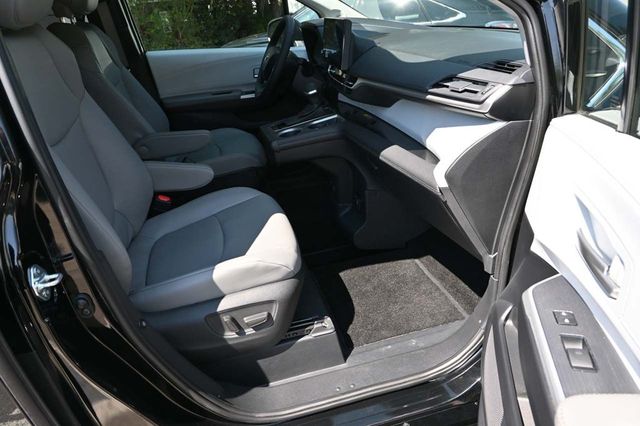 2025 Toyota Sienna XLE AWD 7-Passenger - 22911142 - 14