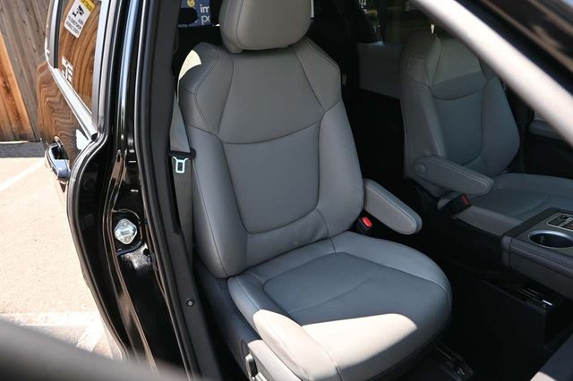 2025 Toyota Sienna XLE AWD 7-Passenger - 22911142 - 15