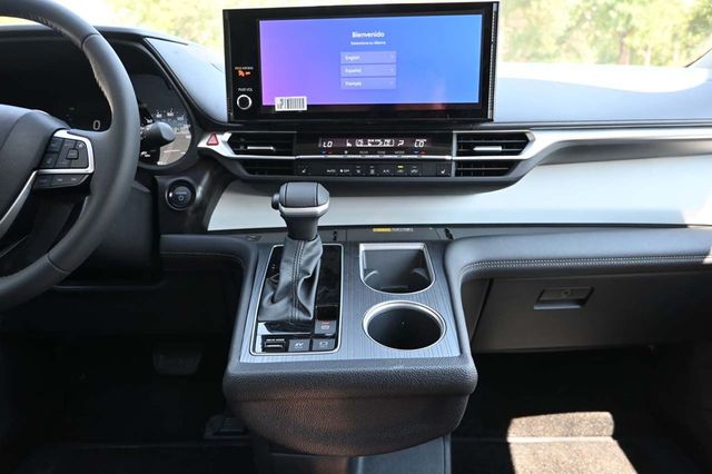 2025 Toyota Sienna XLE AWD 7-Passenger - 22911142 - 22