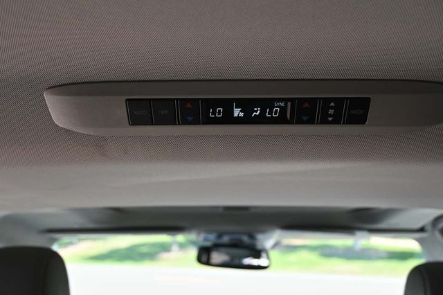 2025 Toyota Sienna XLE AWD 7-Passenger - 22911142 - 27