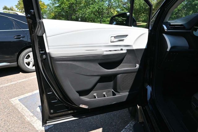 2025 Toyota Sienna XLE AWD 7-Passenger - 22911142 - 28