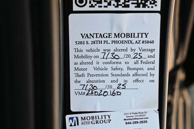 2025 Toyota Sienna XLE AWD 7-Passenger - 22911142 - 33