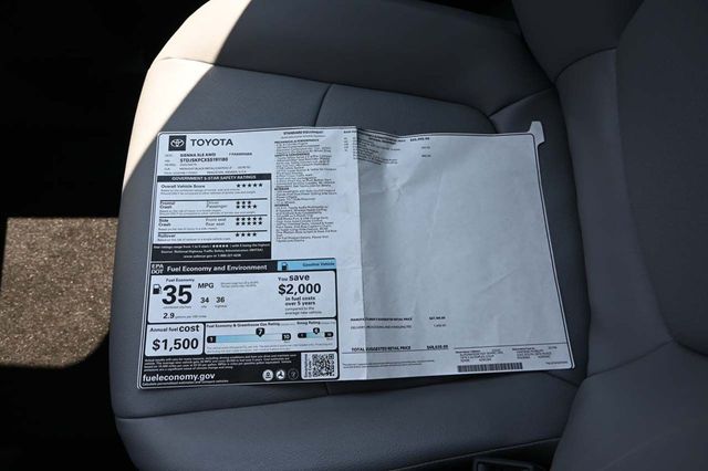 2025 Toyota Sienna XLE AWD 7-Passenger - 22911142 - 37