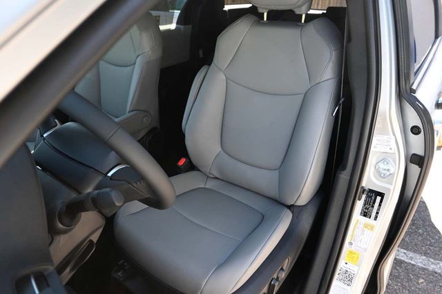 2025 Toyota Sienna XLE AWD 7-Passenger - 22921195 - 13