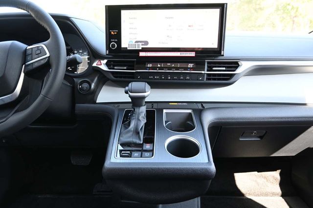 2025 Toyota Sienna XLE AWD 7-Passenger - 22921195 - 22