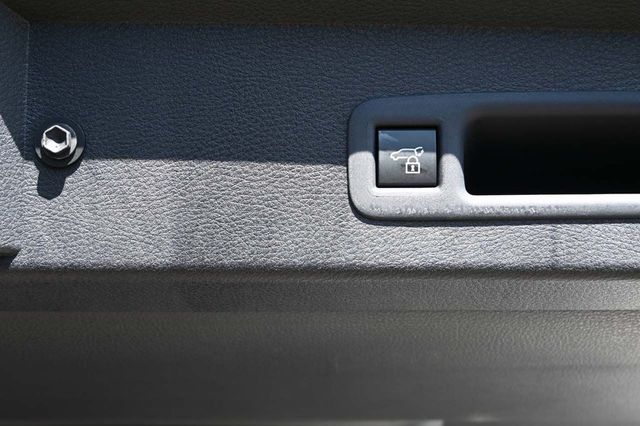 2025 Toyota Sienna XLE AWD 7-Passenger - 22921195 - 25