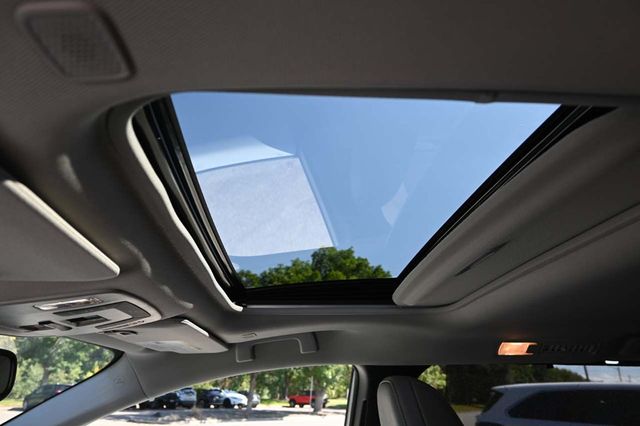 2025 Toyota Sienna XLE AWD 7-Passenger - 22921195 - 31