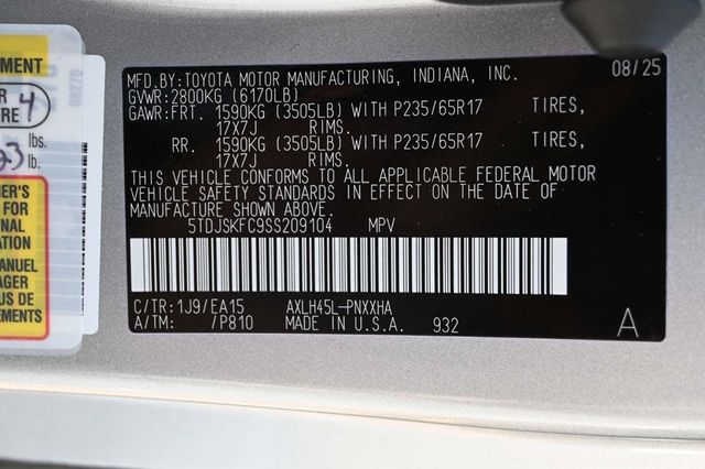 2025 Toyota Sienna XLE AWD 7-Passenger - 22921195 - 32