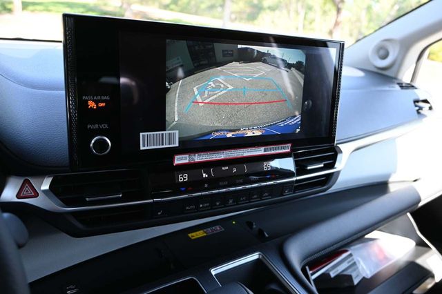 2025 Toyota Sienna XLE AWD 7-Passenger - 22921195 - 36