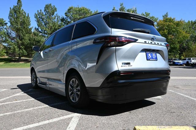 2025 Toyota Sienna XLE AWD 7-Passenger - 22921195 - 7