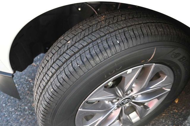 2025 Toyota Sienna XLE AWD 7-Passenger - 22926367 - 10