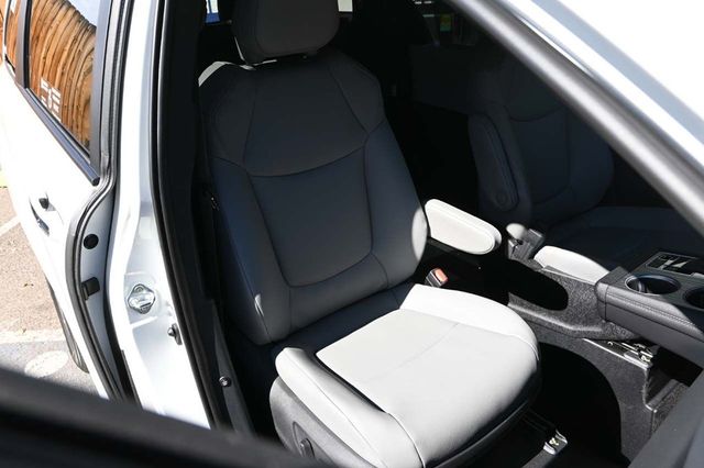 2025 Toyota Sienna XLE AWD 7-Passenger - 22926367 - 15