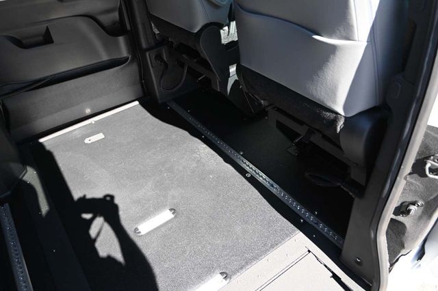 2025 Toyota Sienna XLE AWD 7-Passenger - 22926367 - 18