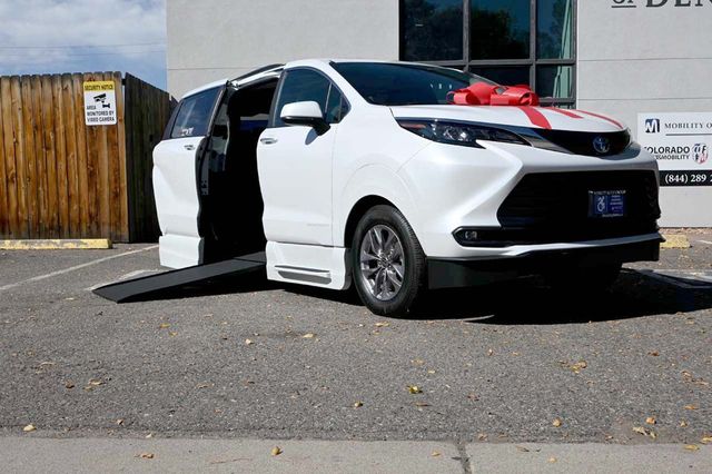 2025 Toyota Sienna XLE AWD 7-Passenger - 22926367 - 1